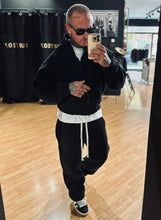 Carica l&#39;immagine nel visualizzatore di Gallery, Tuta Zip Japan Felpata Black
