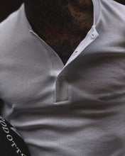 Carica l'immagine nel visualizzatore di Gallery, T-Shirt Bottoni Achille Off-White
