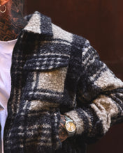 Carica l'immagine nel visualizzatore di Gallery, BOMBER CROPPED TARTAN BOUCLE BLACK
