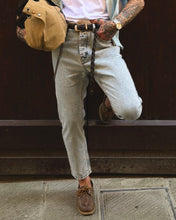 Carica l'immagine nel visualizzatore di Gallery, Jeans LooseFit Cropped Abrasioni
