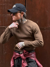 Carica l'immagine nel visualizzatore di Gallery, Maglioncino in Filo Cioccolato
