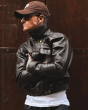 Carica l'immagine nel visualizzatore di Gallery, Bomber Luchè Cropped EcoPelle Martellata Cioccolato
