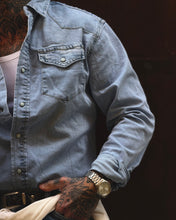 Carica l'immagine nel visualizzatore di Gallery, Camicia In Jeans 90's LightBlue

