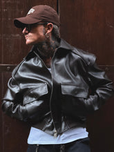 Carica l'immagine nel visualizzatore di Gallery, Bomber Twist SemiOverSize Cropped Cioccolato
