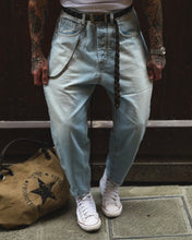 Carica l'immagine nel visualizzatore di Gallery, Jeans BarrelFit LightDenimUsed
