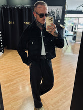 Carica l&#39;immagine nel visualizzatore di Gallery, Jacket Cropped a Costine Black
