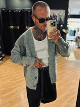 Carica l&#39;immagine nel visualizzatore di Gallery, Cardigan Bear Grey
