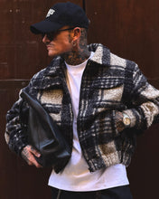 Carica l'immagine nel visualizzatore di Gallery, BOMBER CROPPED TARTAN BOUCLE BLACK
