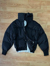 Carica l&#39;immagine nel visualizzatore di Gallery, Piumino Cropped Black
