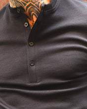 Carica l'immagine nel visualizzatore di Gallery, T-SHIRT ACHILLE 4 BOTTONI BLACK
