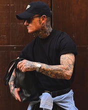 Carica l'immagine nel visualizzatore di Gallery, T-SHIRT NEW MEZZOCOLLO SEMIOVERSIZE BLACK
