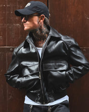 Carica l'immagine nel visualizzatore di Gallery, Bomber Twist SemiOverSize Cropped Black
