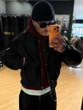 Carica l'immagine nel visualizzatore di Gallery, Bomber Anni ‘90 Cropped Black

