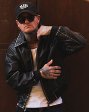 Carica l'immagine nel visualizzatore di Gallery, Bomber Vintage Used Cropped SemiOverSize Black
