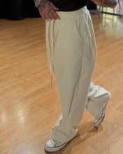 Carica l'immagine nel visualizzatore di Gallery, PANTALACCIO JAPAN PENCE SUPERLOOSEFIT A COSTINE LATTE
