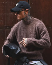 Carica l'immagine nel visualizzatore di Gallery, MAGLIONE BEAR CROPPED CIOCCOLATO
