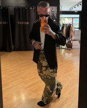 Carica l'immagine nel visualizzatore di Gallery, JEANS BARRELFIT MILITARY
