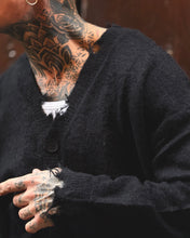 Carica l'immagine nel visualizzatore di Gallery, CARDIGAN DESTROYED SEMI CROPPED BLACK
