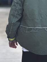 Carica l&#39;immagine nel visualizzatore di Gallery, Jacket Military Taglio Vivo
