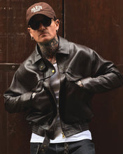 Carica l'immagine nel visualizzatore di Gallery, Bomber Luchè Cropped EcoPelle Martellata Cioccolato
