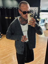 Carica l&#39;immagine nel visualizzatore di Gallery, Cardigan Bear Black
