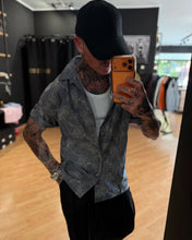 Carica l'immagine nel visualizzatore di Gallery, Camicia Strutturata Ricamata Flowers
