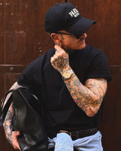 Carica l'immagine nel visualizzatore di Gallery, T-SHIRT NEW MEZZOCOLLO SEMIOVERSIZE BLACK
