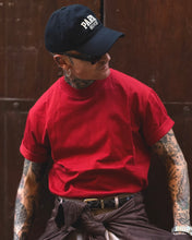 Carica l'immagine nel visualizzatore di Gallery, T-SHIRT NEW MEZZOCOLLO SEMIOVERSIZE RED
