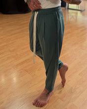 Carica l'immagine nel visualizzatore di Gallery, Pantalaccio LooseFit DoppiaPence Leggerissimo DarkGreen
