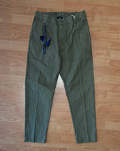 Carica l'immagine nel visualizzatore di Gallery, Panta Pence LooseFit Tela Rigida Verde Army
