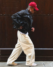 Carica l'immagine nel visualizzatore di Gallery, PANTALACCIO JAPAN PENCE SUPERLOOSEFIT A COSTINE LATTE
