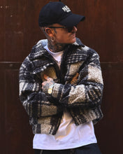 Carica l'immagine nel visualizzatore di Gallery, BOMBER CROPPED TARTAN BOUCLE BLACK
