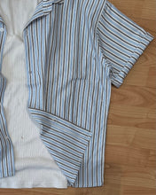 Carica l'immagine nel visualizzatore di Gallery, Camicia Cropped BoxyFit a Bacchetta Sky
