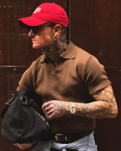 Carica l'immagine nel visualizzatore di Gallery, Polo Scollo a V Cioccolato
