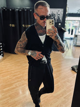 Carica l&#39;immagine nel visualizzatore di Gallery, Gilet In Maglia Black
