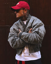 Carica l'immagine nel visualizzatore di Gallery, BOMBER ANNI ‘90 CROPPED LIGHT GREY
