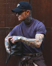 Carica l'immagine nel visualizzatore di Gallery, T-SHIRT NEW MEZZOCOLLO SEMIOVERSIZE VIOLA
