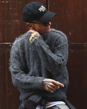 Carica l'immagine nel visualizzatore di Gallery, MAGLIONE BEAR CROPPED BLACK
