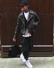 Carica l'immagine nel visualizzatore di Gallery, Jeans LooseFit Black

