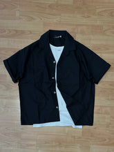 Carica l&#39;immagine nel visualizzatore di Gallery, Camicia Cropped Black
