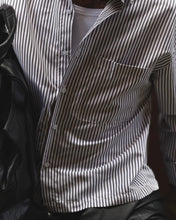 Carica l'immagine nel visualizzatore di Gallery, Camicia a Bacchetta Cropped DarkGrey
