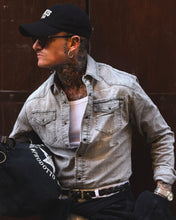 Carica l'immagine nel visualizzatore di Gallery, Camicia in Jeans 90’s UsedGrey
