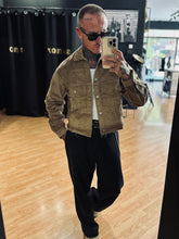 Carica l&#39;immagine nel visualizzatore di Gallery, Jacket Cropped a Costine MochaMousse
