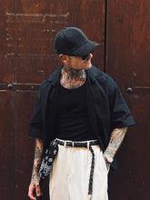 Carica l&#39;immagine nel visualizzatore di Gallery, Camicia Cropped Black
