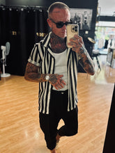 Carica l&#39;immagine nel visualizzatore di Gallery, Camicia Crochet B&amp;W
