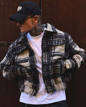 Carica l'immagine nel visualizzatore di Gallery, BOMBER CROPPED TARTAN BOUCLE BLACK
