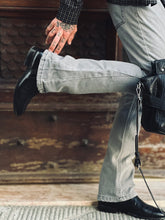 Carica l&#39;immagine nel visualizzatore di Gallery, Jeans FlareFit Grey
