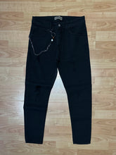 Carica l&#39;immagine nel visualizzatore di Gallery, Jeans RegularFit Black
