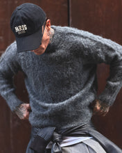 Carica l'immagine nel visualizzatore di Gallery, MAGLIONE BEAR CROPPED BLACK
