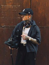 Carica l&#39;immagine nel visualizzatore di Gallery, Camicia Cropped Rigata Black
